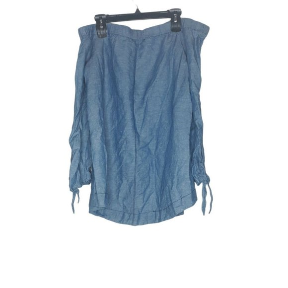 FREE PEOPLE Show Some Shoulder in Chambray Blouse - Picture 3 of 12